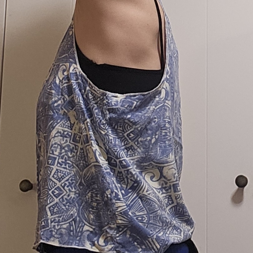 Tops - Picture 3 of 4